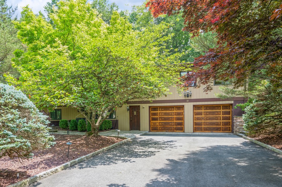 61 Pecan Valley Dr, New City, NY, 10956 Virtual Tour