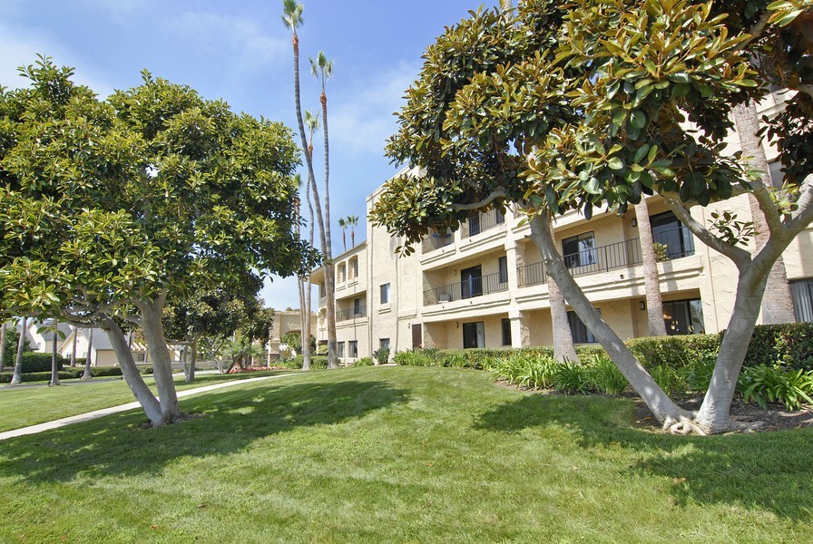 1088 Laguna Dr, Carlsbad, CA, 92008 | Elmcroft Senior Living